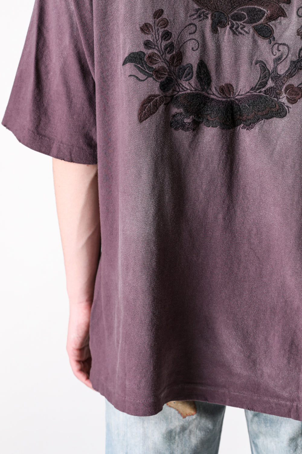 カミヤ KAMIYA “AGEHA” Embroidery Distressed Tee （BROWN） BROWN