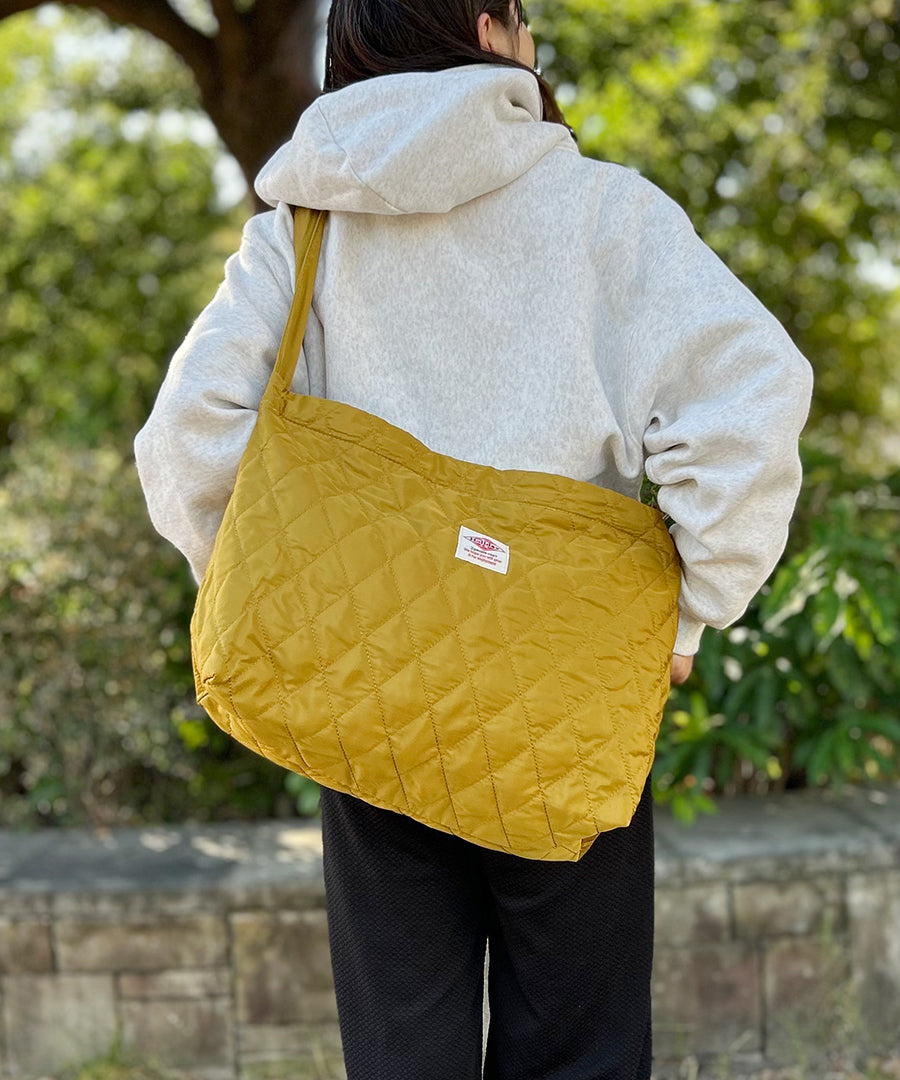 ホリデーエーエム Holiday A.M. バッグ ショルダーバッグ レディース メンズ キルティング 大きいサイズ HolidayA.M. （MUSTARD） MUSTARD