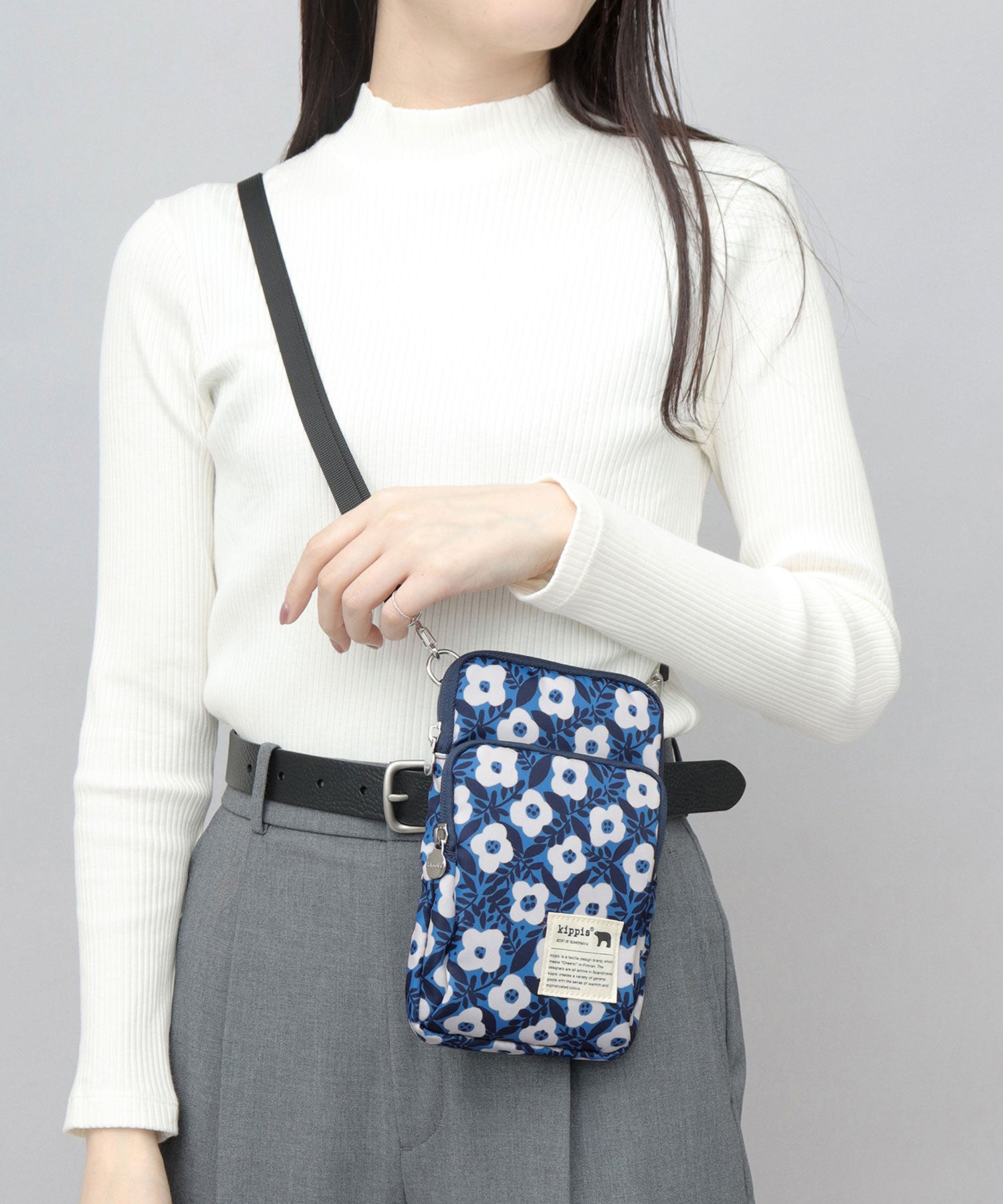 キッピス kippis 北欧系 総柄 撥水ポリエステル スマホ ミニショルダーバッグ （ブルー(meimi)） ブルー(meimi)
