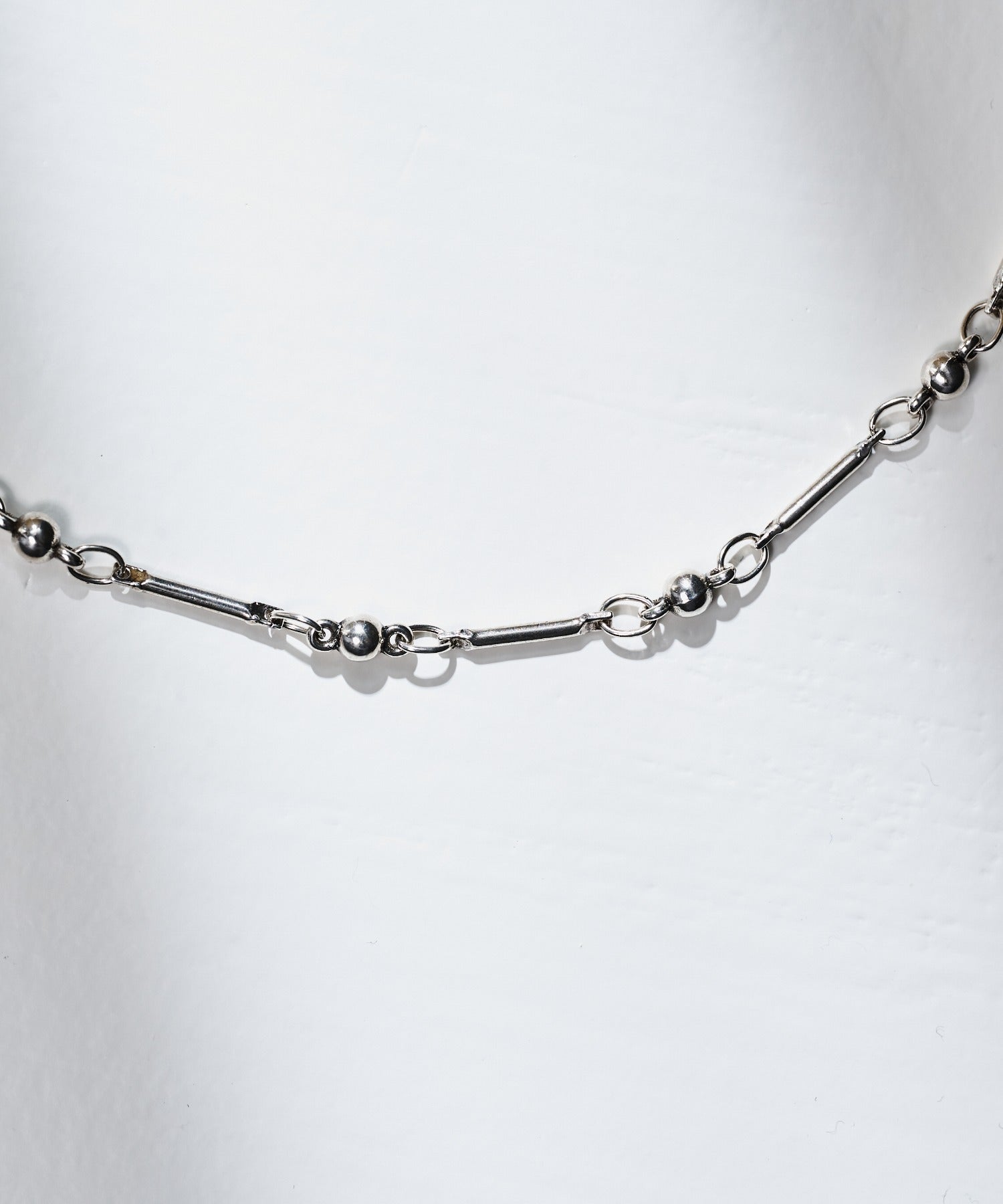 フィリップ オーディベール PHILIPPE AUDIBERT Garnet necklace brass silver plated CO6621:AR （シルバー） シルバー