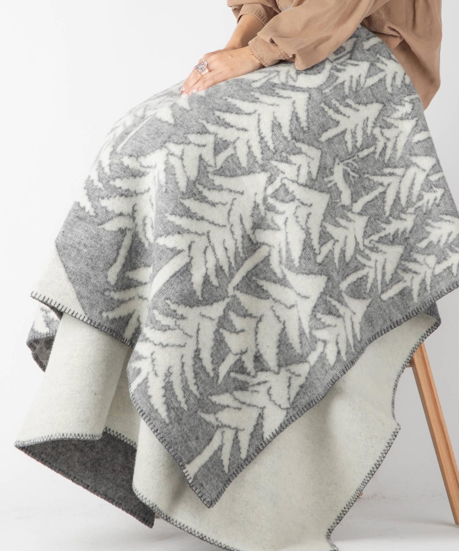 クリッパン KLIPPAN クリッパン KLIPPAN 2251 ブランケット ハウスインザフォレスト HOUSE IN THE FOREST 雑貨 ひざ掛け ラムウール 北欧 生地 インテリア ギフト プレ （ブルー） ブルー