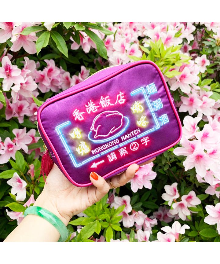 At On 50 Hong Kong Square Pouch Neon