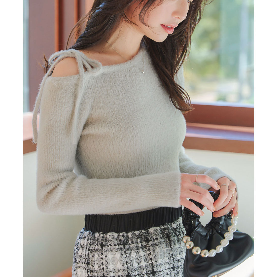 KOBE LETTUCE KOBE LETTUCE One-Shoulder Feather Knit Top [N1133]