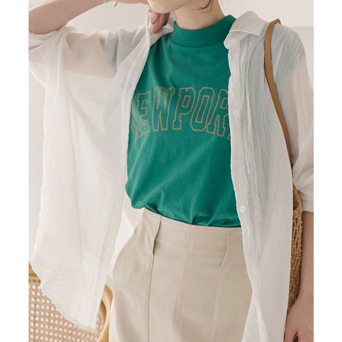 KOBE LETTUCE [100% cotton] Logo printed French mock neck T-shirt [College logo] [C6572]