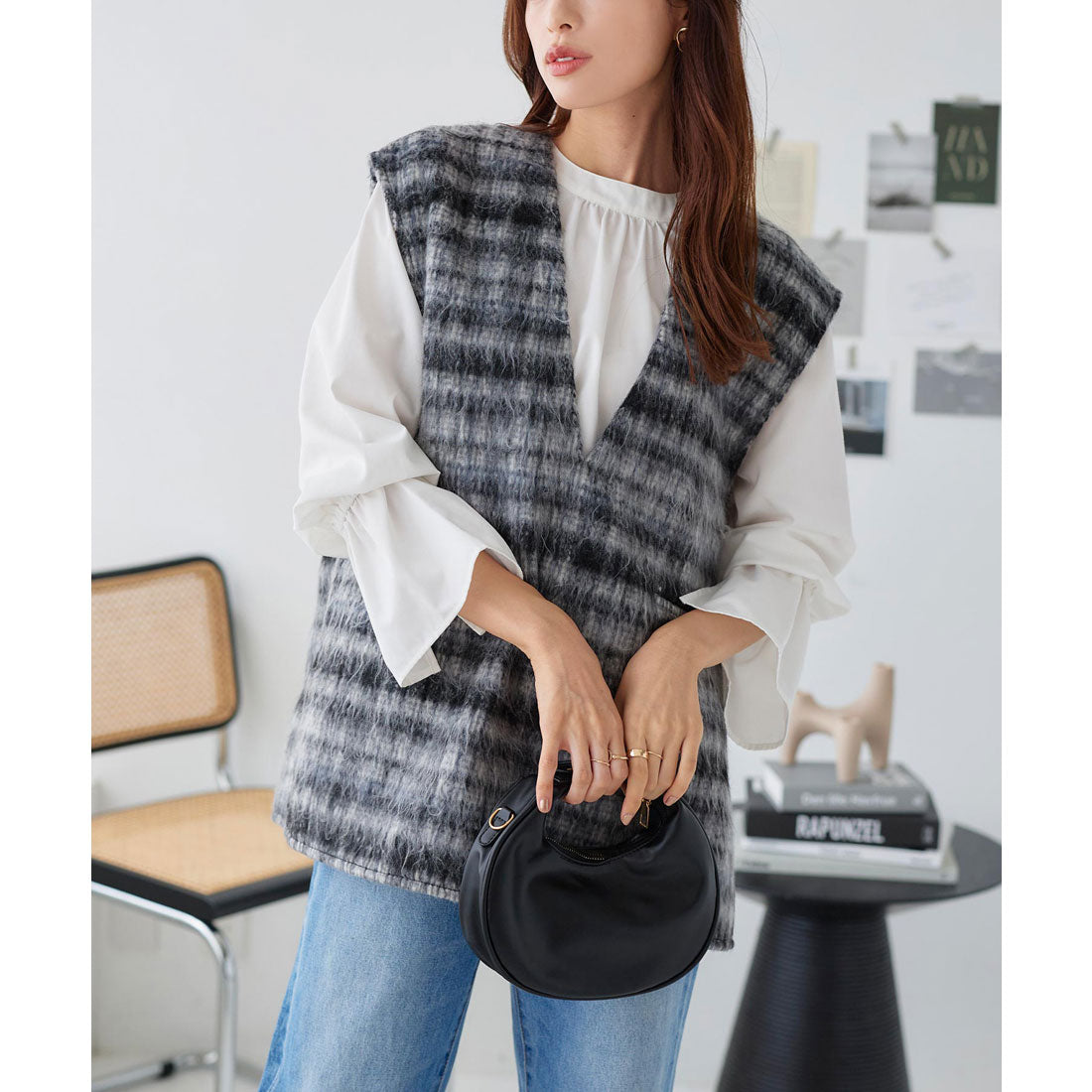 KOBE LETTUCE V-neck shaggy long vest [C6903]
