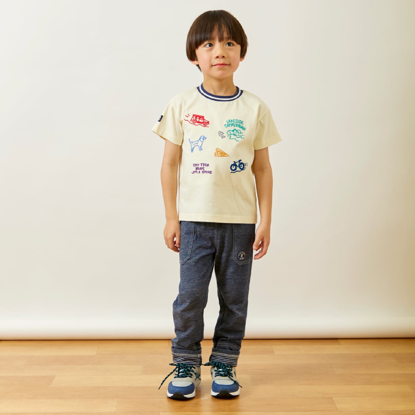 ケーピー KP ハンド刺しゅう風 半袖Tシャツ （黒） 黒