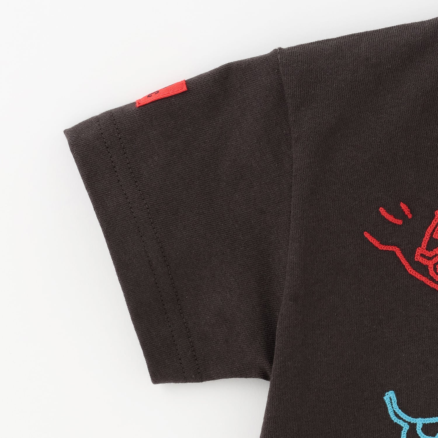 ケーピー KP ハンド刺しゅう風 半袖Tシャツ （黒） 黒