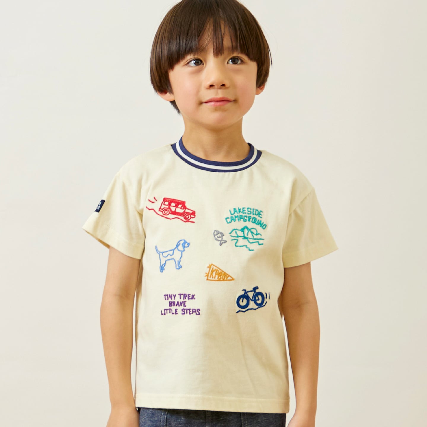 ケーピー KP ハンド刺しゅう風 半袖Tシャツ （黒） 黒