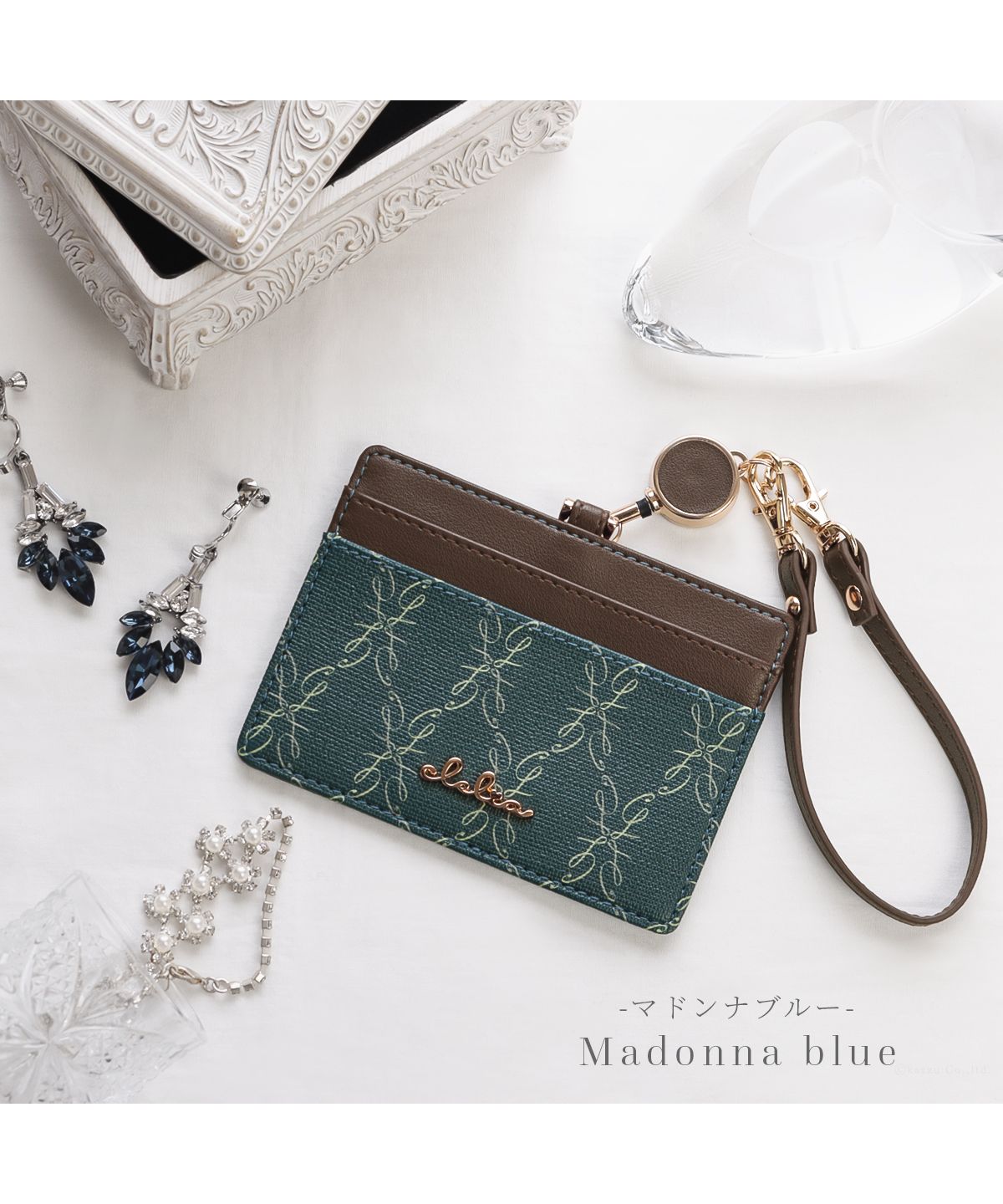 クレリア Clelia パスケース レディース リール付き 定期入れ IDカードホルダー薄型 ストラップ付 ブランド 人気 Clelia クレリア Belle ベェル CLー18031 （マドンナブルー） マドンナブルー