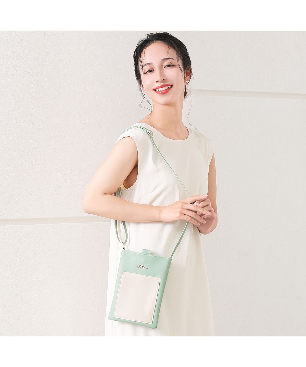 クレリア Clelia スマホポーチ ポシェット ポーチ レディース 斜め掛け 肩掛け シンプル コンパクト 大人 小さい かわいい Clelia クレリア アレグロ CLー25180 （ストレートグレー） ストレートグレー