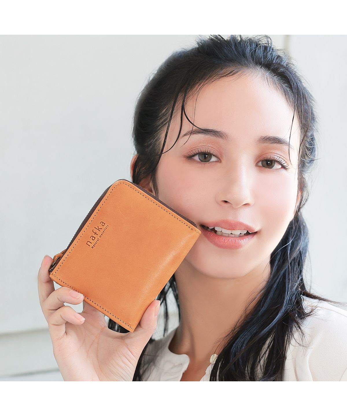ナフカ nafka 財布 レディース 二つ折り コンパクト 薄い 薄型 スリム 小さい L字ファスナー 本革 牛革 モストロレザー 日本製 シンプル ナチュラル かわいい おしゃれ