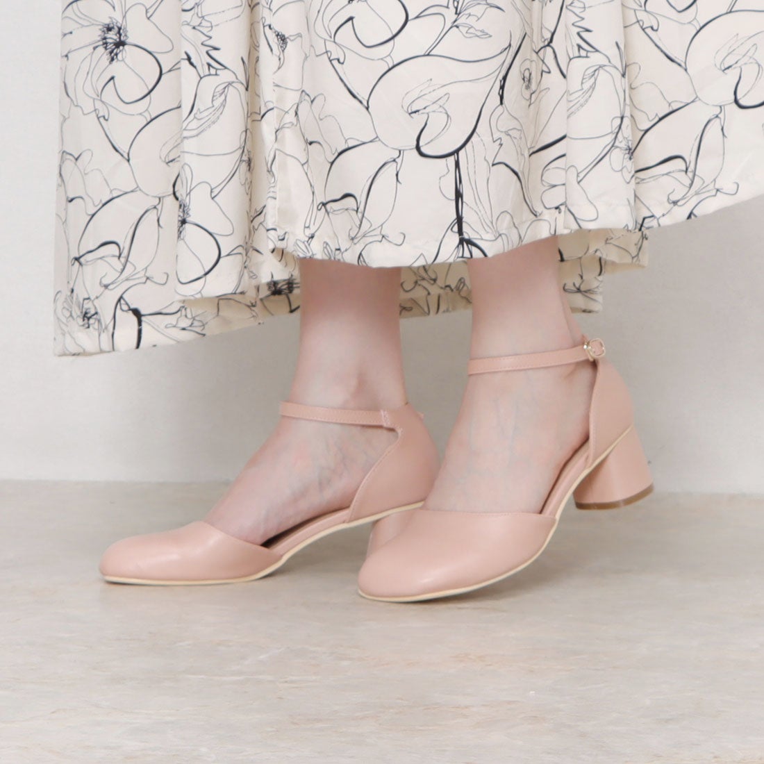 SFW Liberty Doll LiBERTYDOLL [New with defects] Round and square-toe separate strap beautiful leg pumps / 1160