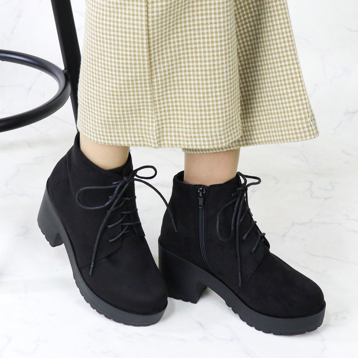 Liberty Doll LiBERTYDOLL Beautiful silhouette, soft and comfortable thick sole lace-up boots with zipper / 9040