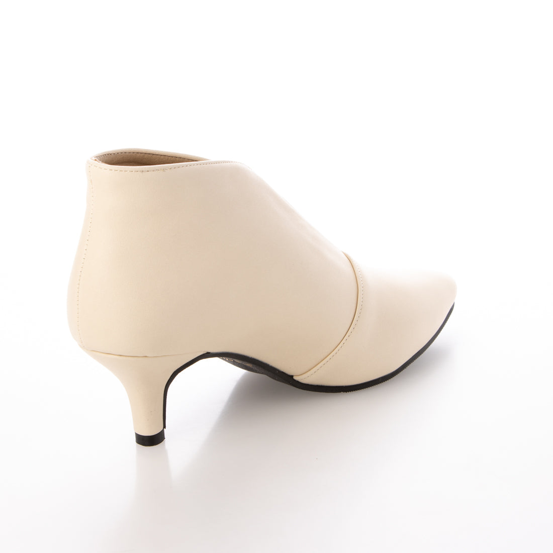 LiBERTYDOLL V-cut short booties with a beautiful silhouette and comfortable fit/5538