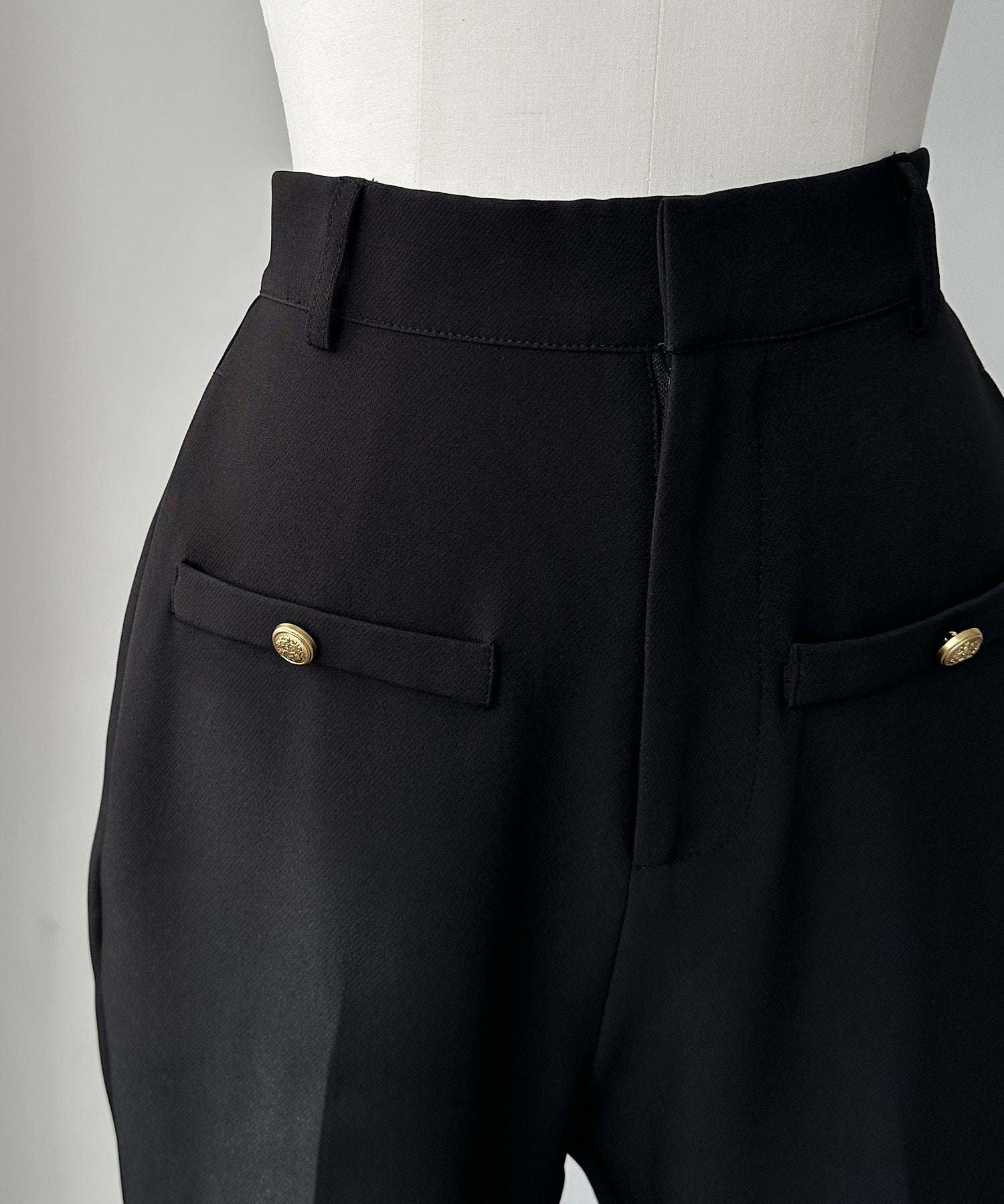 ルエレ Louere Louere ゴールドボタンフレアパンツ （ブラック） ブラック