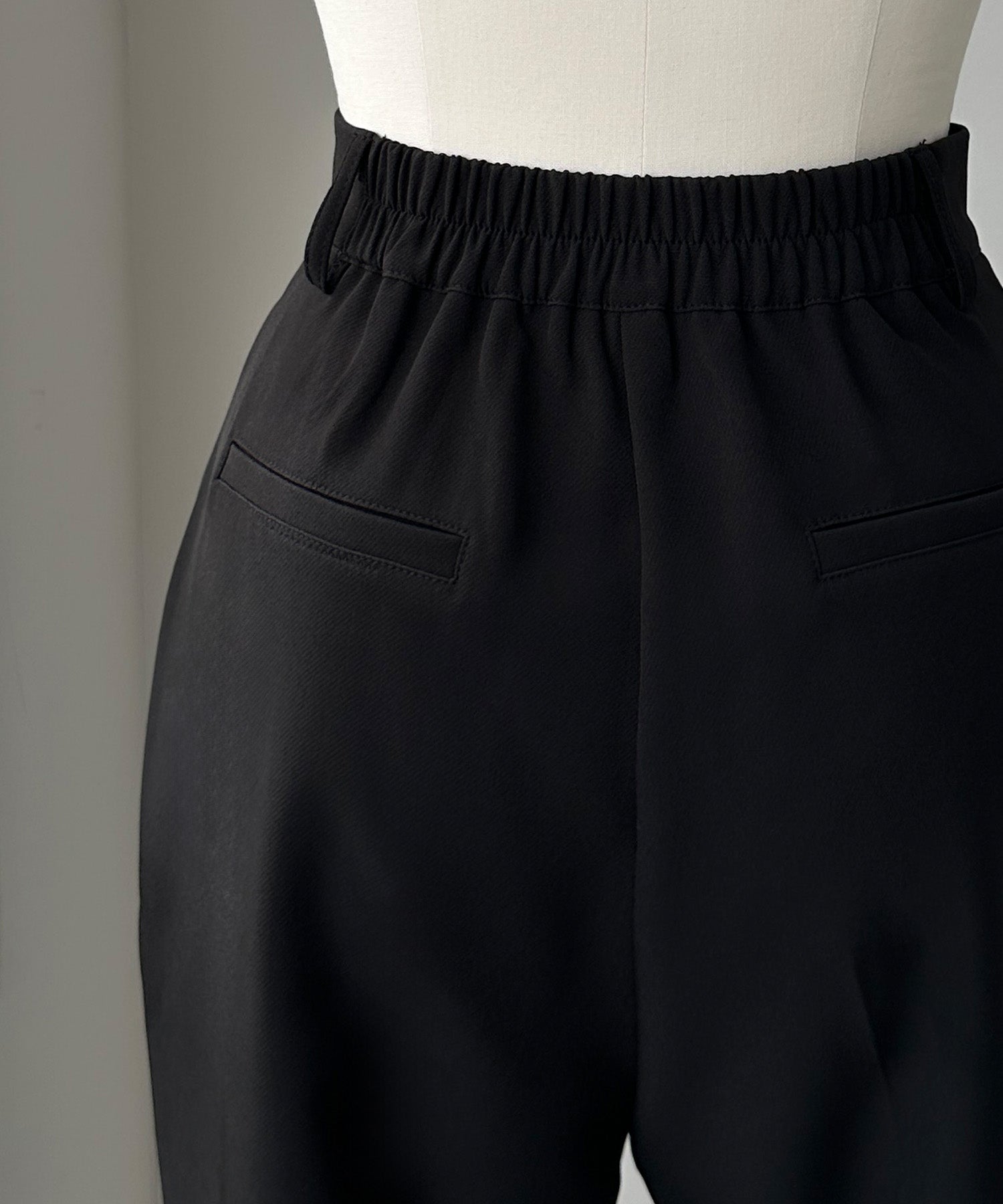 ルエレ Louere Louere ゴールドボタンフレアパンツ （ブラック） ブラック