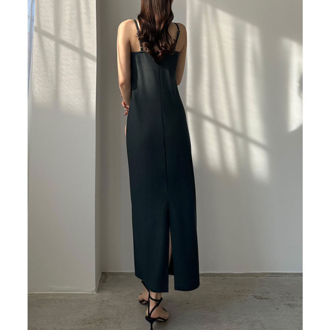 ルエレ Louere Louere 【取り外し可能パット付き】アメスリストレッチキャミワンピース （チャコール） チャコール
