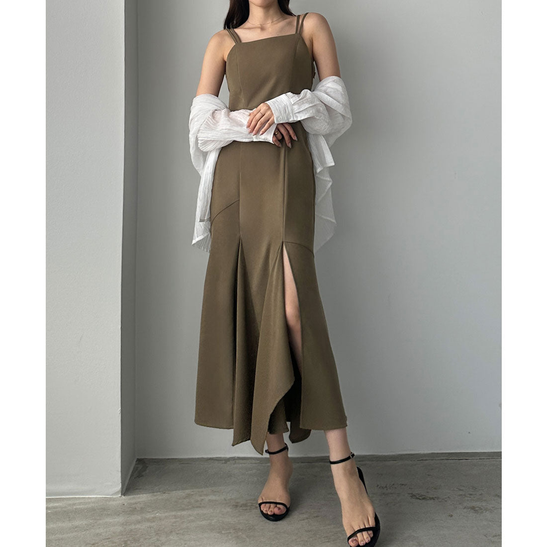 ルエレ Louere Louere イレヘム深スリットマーメイドキャミワンピース （グレージュ） グレージュ