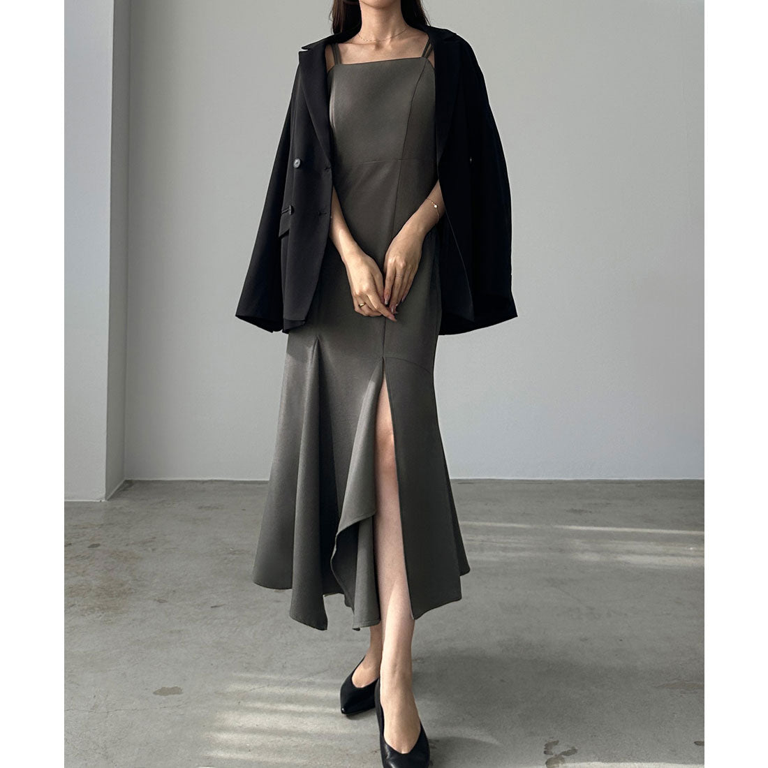 ルエレ Louere Louere イレヘム深スリットマーメイドキャミワンピース （チャコール） チャコール