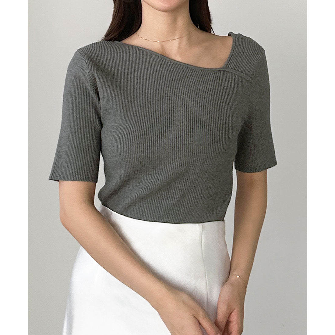 ルエレ Louere Louere アシメネック半袖リブニット （チャコール） チャコール