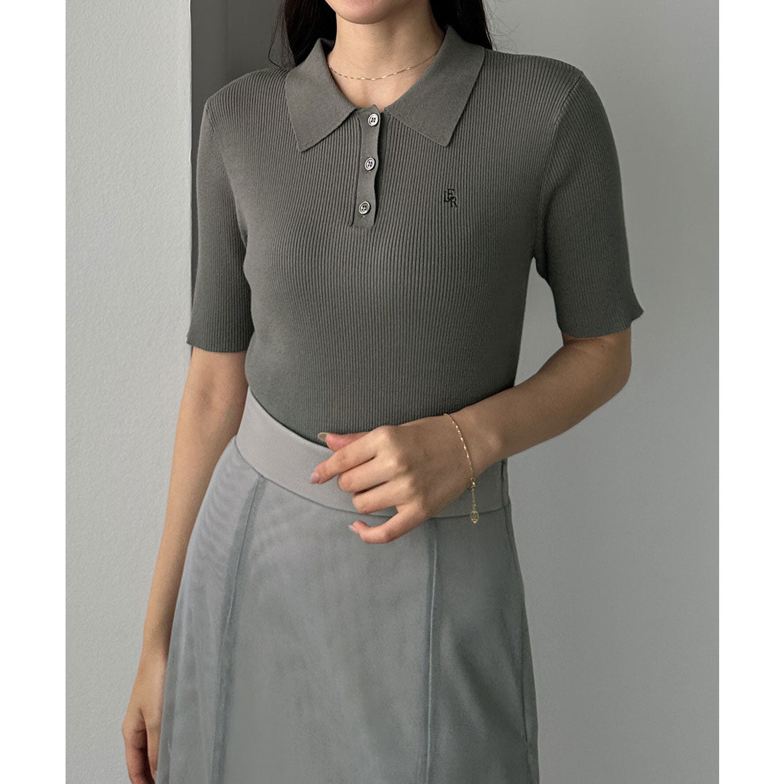 ルエレ Louere Louere ロゴ刺繍半袖リブニットポロ （チャコール） チャコール