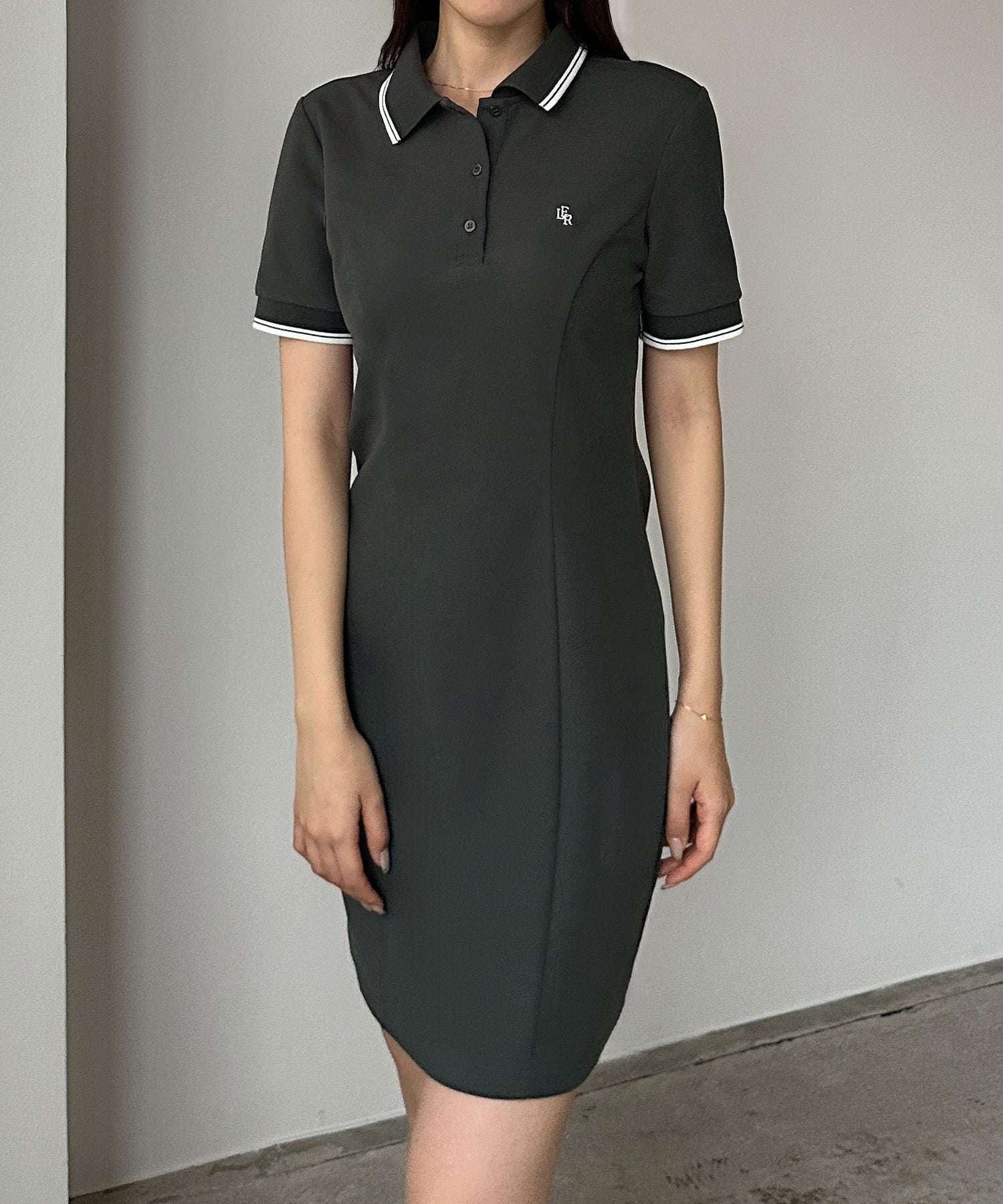 ルエレ Louere Louere ロゴ刺繍ミニポロワンピース （チャコール） チャコール