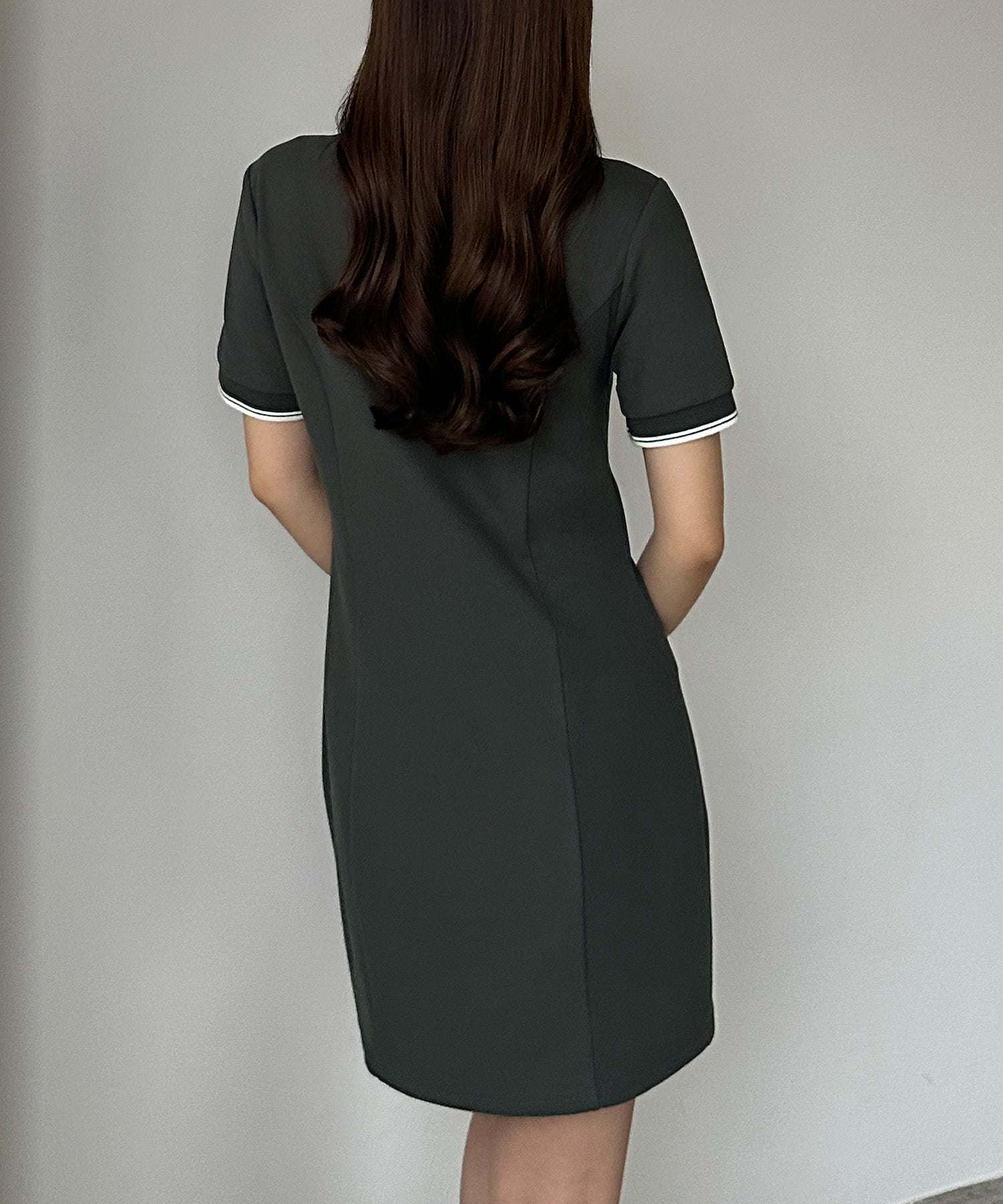 ルエレ Louere Louere ロゴ刺繍ミニポロワンピース （チャコール） チャコール