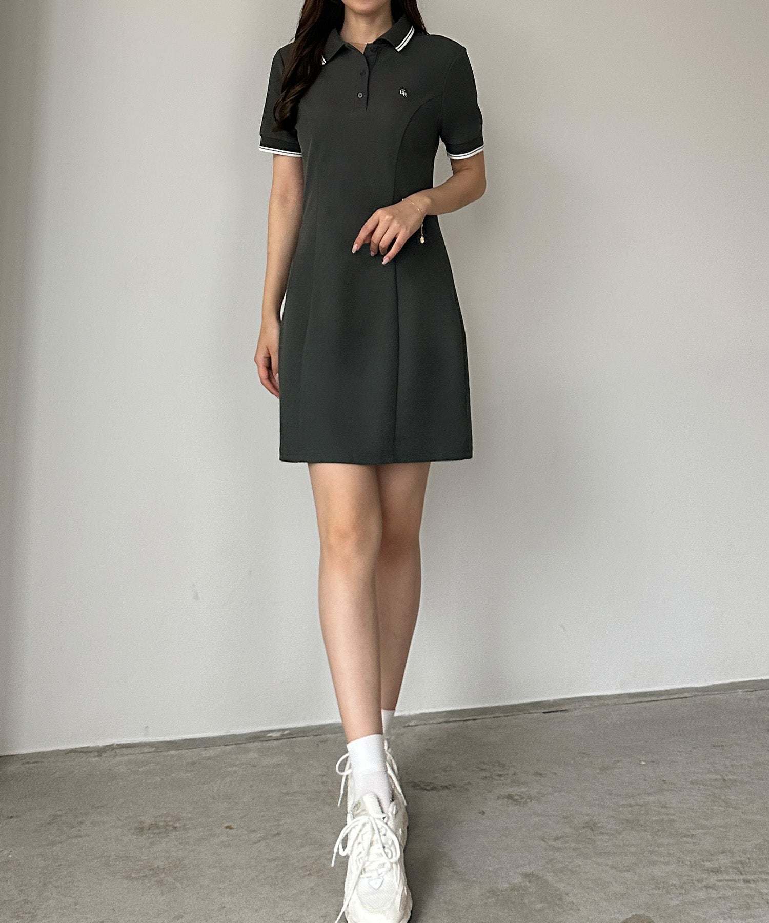 ルエレ Louere Louere ロゴ刺繍ミニポロワンピース （チャコール） チャコール