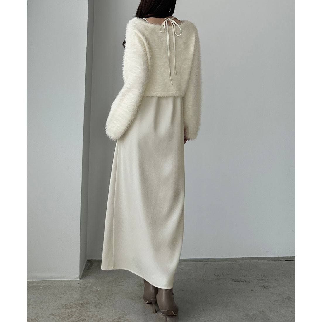 ルエレ Louere Louere シャギーショートニット＋セミフレアキャミワンピースSET （アイボリー） アイボリー