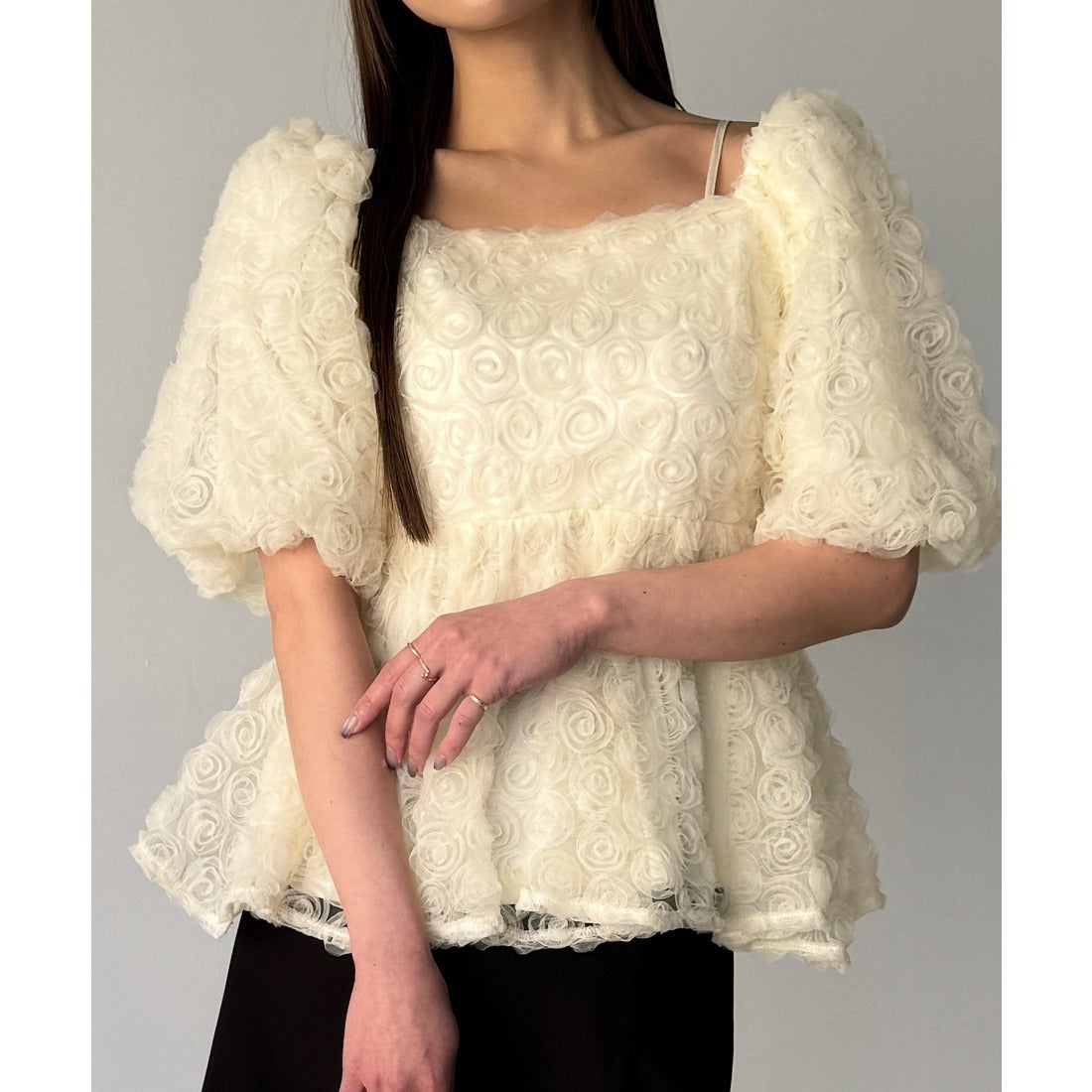 ルエレ Louere Louere 2wayフラワーチュールペプラムトップス （アイボリー） アイボリー