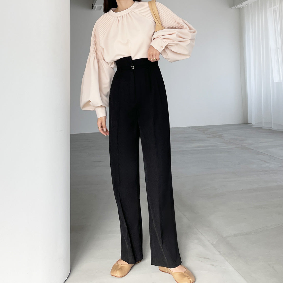 ルエレ Louere ベルト付きアシンメトリーハイウエストパンツ,ブラック