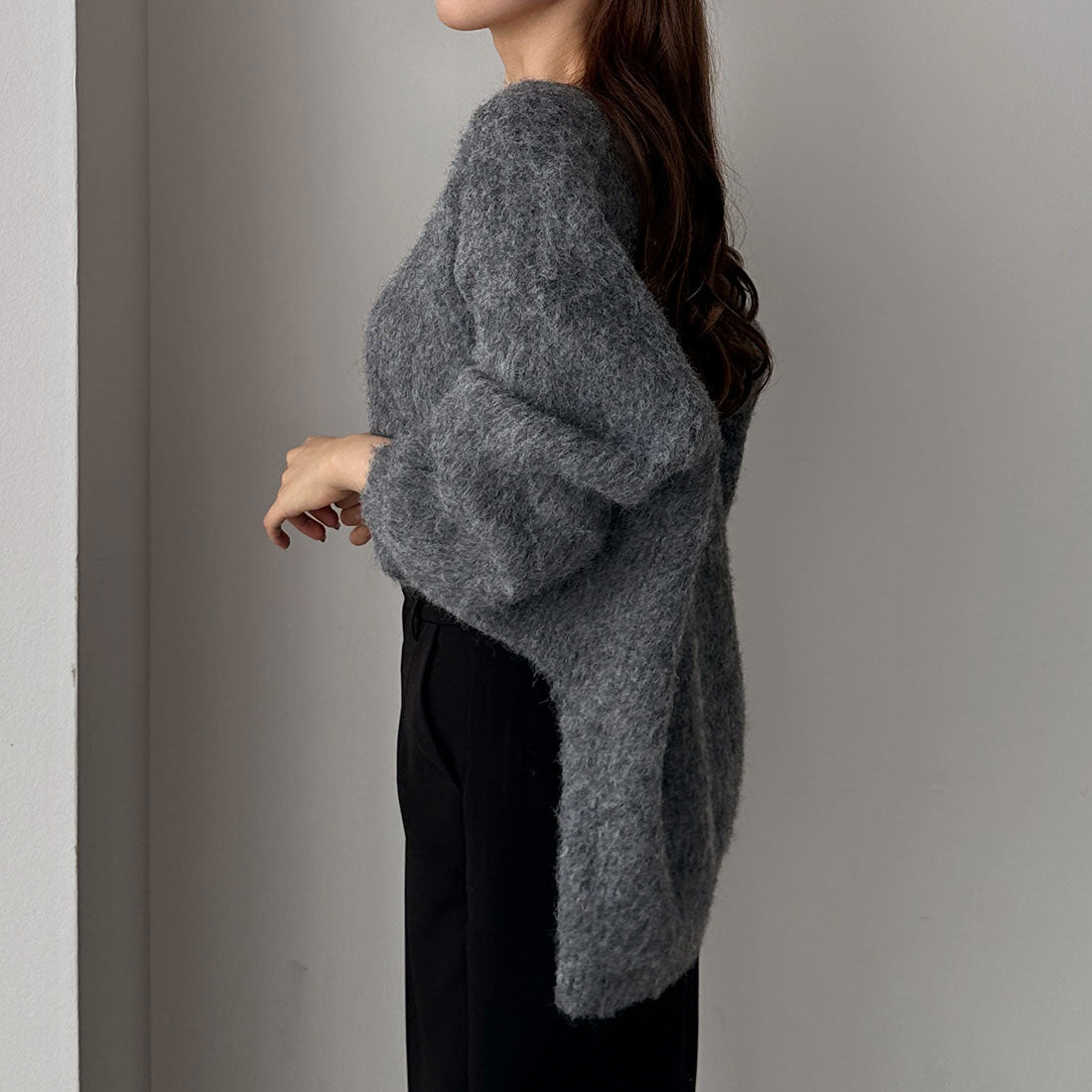 Louere Louere V-Neck Shaggy Knit
