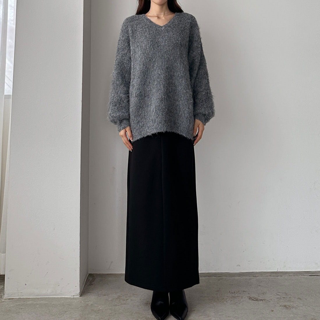 Louere Louere V-Neck Shaggy Knit