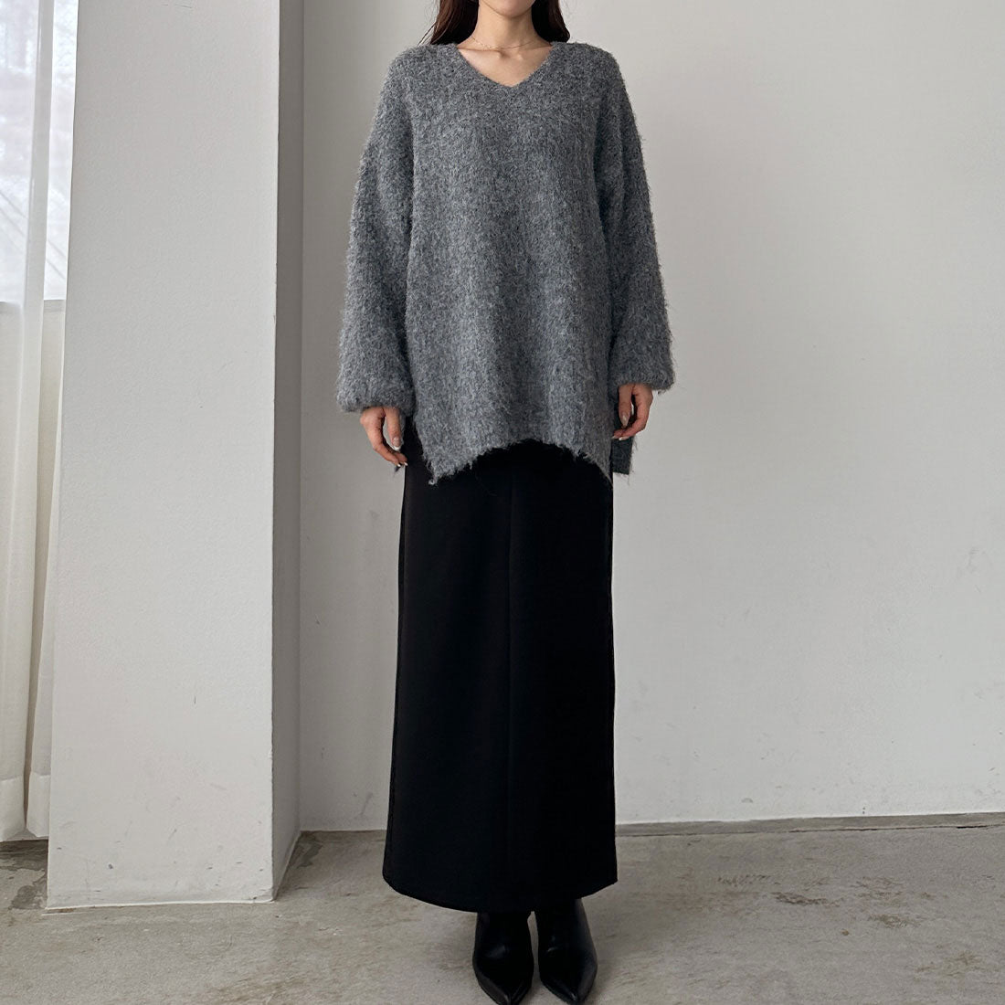 Louere Louere V-Neck Shaggy Knit
