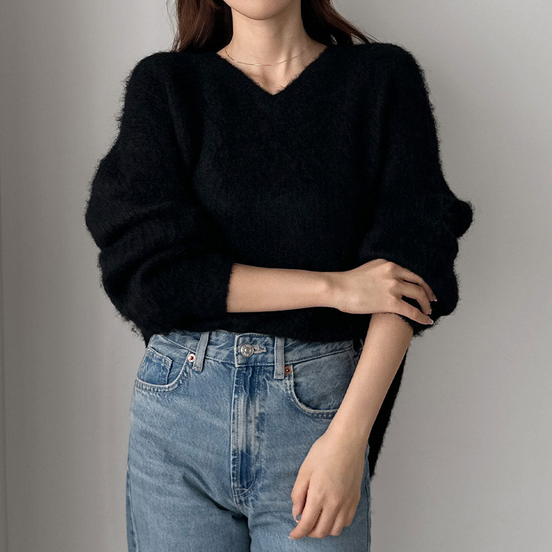 Louere Louere V-Neck Shaggy Knit