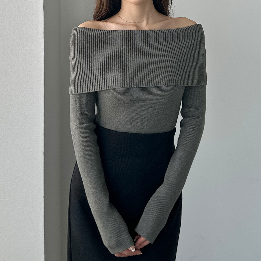 路埃爾 Louere Louere 寬鬆露肩長袖針織上衣