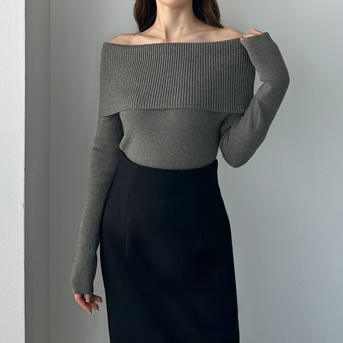 路埃爾 Louere Louere 寬鬆露肩長袖針織上衣