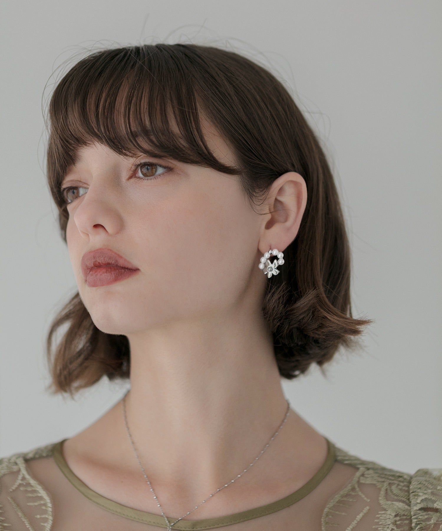 レジャ Leja ラウンドパールフラワーピアス結婚式 パーティー 成人式 二次会 同窓会 お呼ばれ オケージョン 20代 30代 40代 （SILVER） SILVER