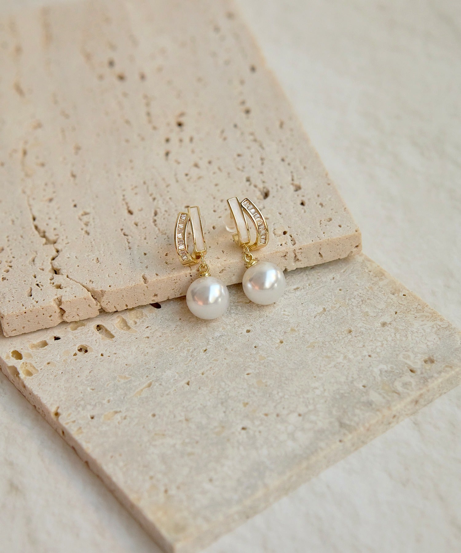 レジャ Leja ゴールドカーブラインドロップパールピアス結婚式 パーティー 成人式 二次会 同窓会 お呼ばれ オケージョン 20代 30代 40代 （GOLD） GOLD