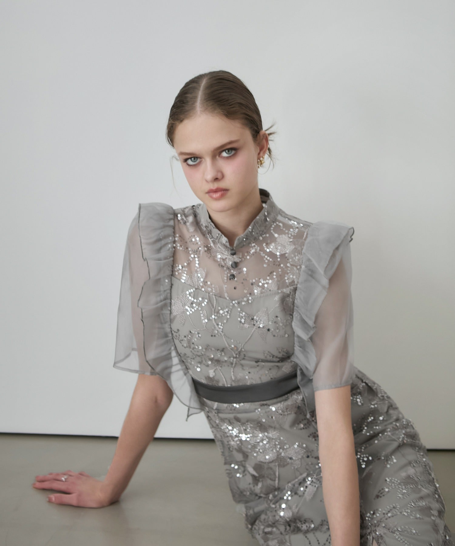 レジャ Leja フラワースパンコールシアーフリルIラインワンピースドレス美脚効果結婚式 パーティードレス 成人式 二次会 同窓会 お呼ばれ オケージョン 20代 30代 40代 （GRAY） GRAY