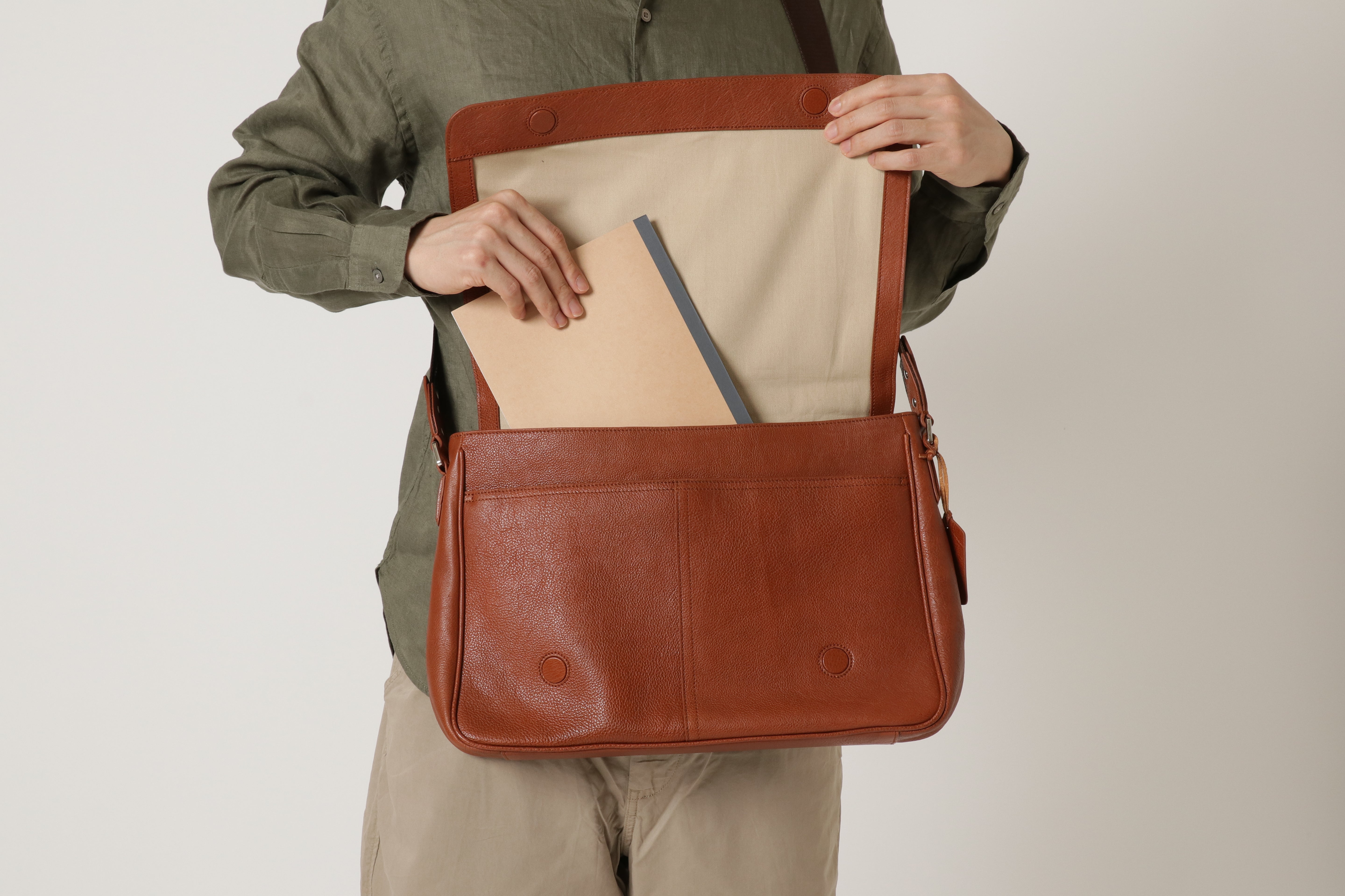 Leather Laboratory Genuine Leather Shoulder Bag Messenger Bag