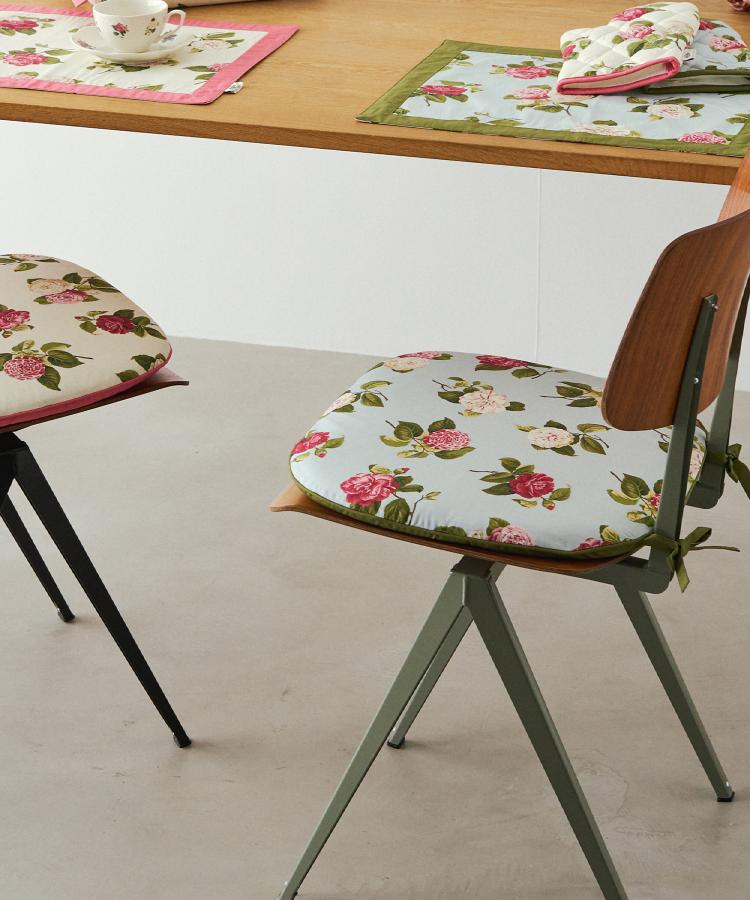 ローラ アシュレイ LAURA ASHLEY カミール柄 シートクッション （アイボリー(104)） アイボリー(104)