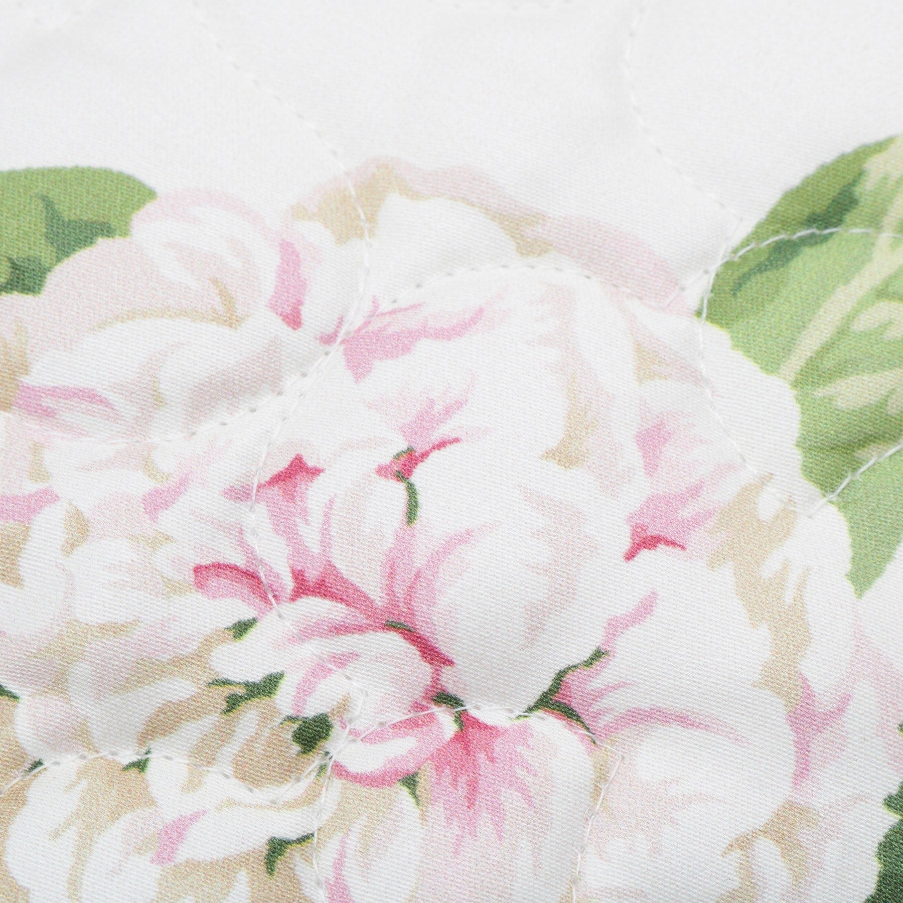 ローラ アシュレイ LAURA ASHLEY カミール柄 キルトマルチカバー 200×200cm （アイボリー(104)） アイボリー(104)