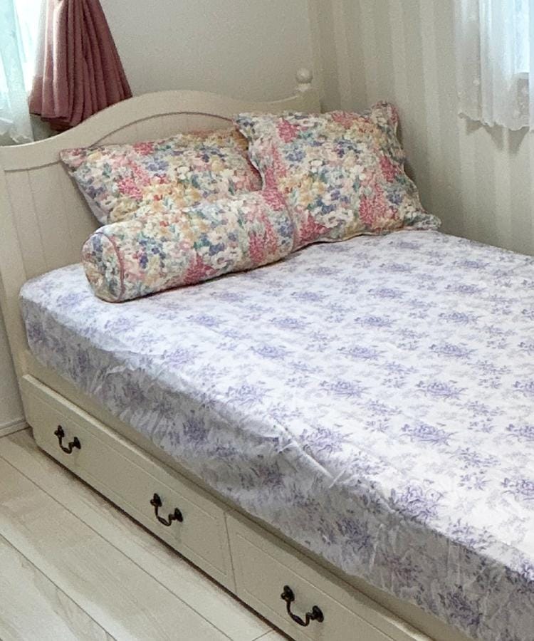 ローラ アシュレイ LAURA ASHLEY 【シングル】サーストンブルーム柄 フィットシーツ （パープル(183)） パープル(183)