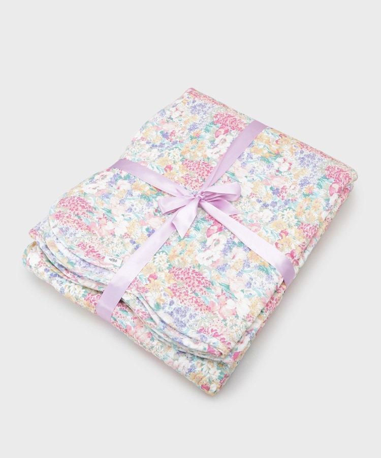 ローラ アシュレイ LAURA ASHLEY エヴァリンガムメドウ柄 水洗いキルトマルチカバー 250×200cm （ピンク(171)） ピンク(171)