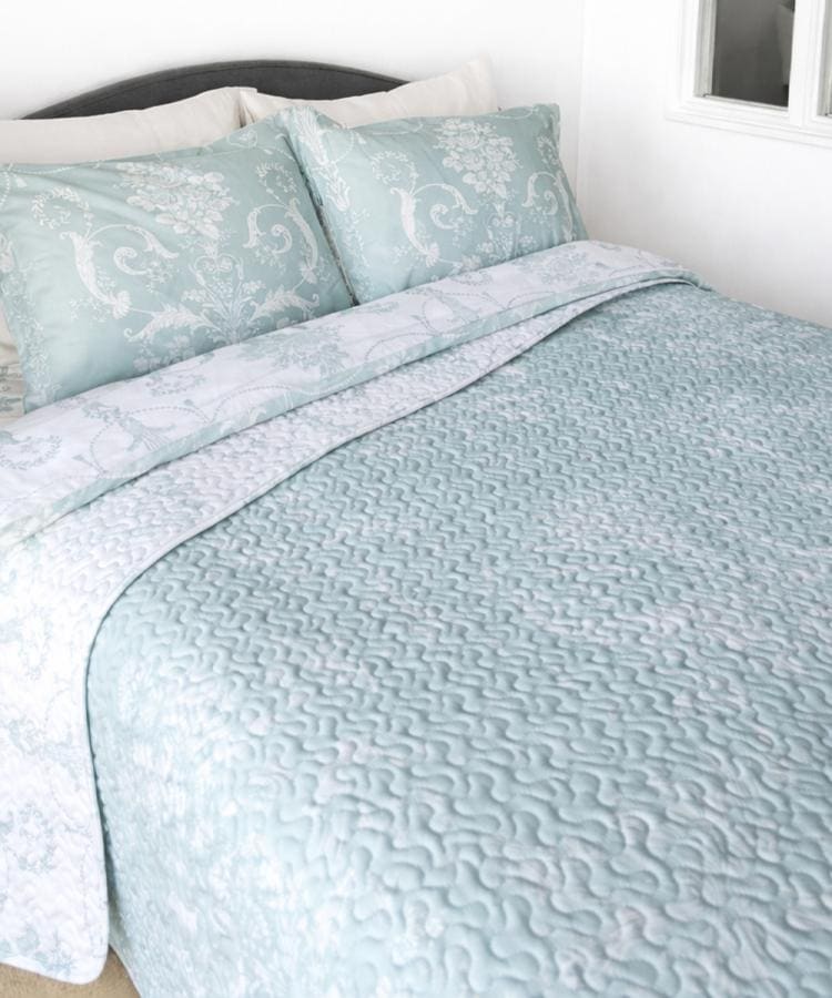 ローラ アシュレイ LAURA ASHLEY ジョゼッテ柄／ダックエッグ  キルトマルチカバー 250×200cm （ミントグリーン(121)） ミントグリーン(121)