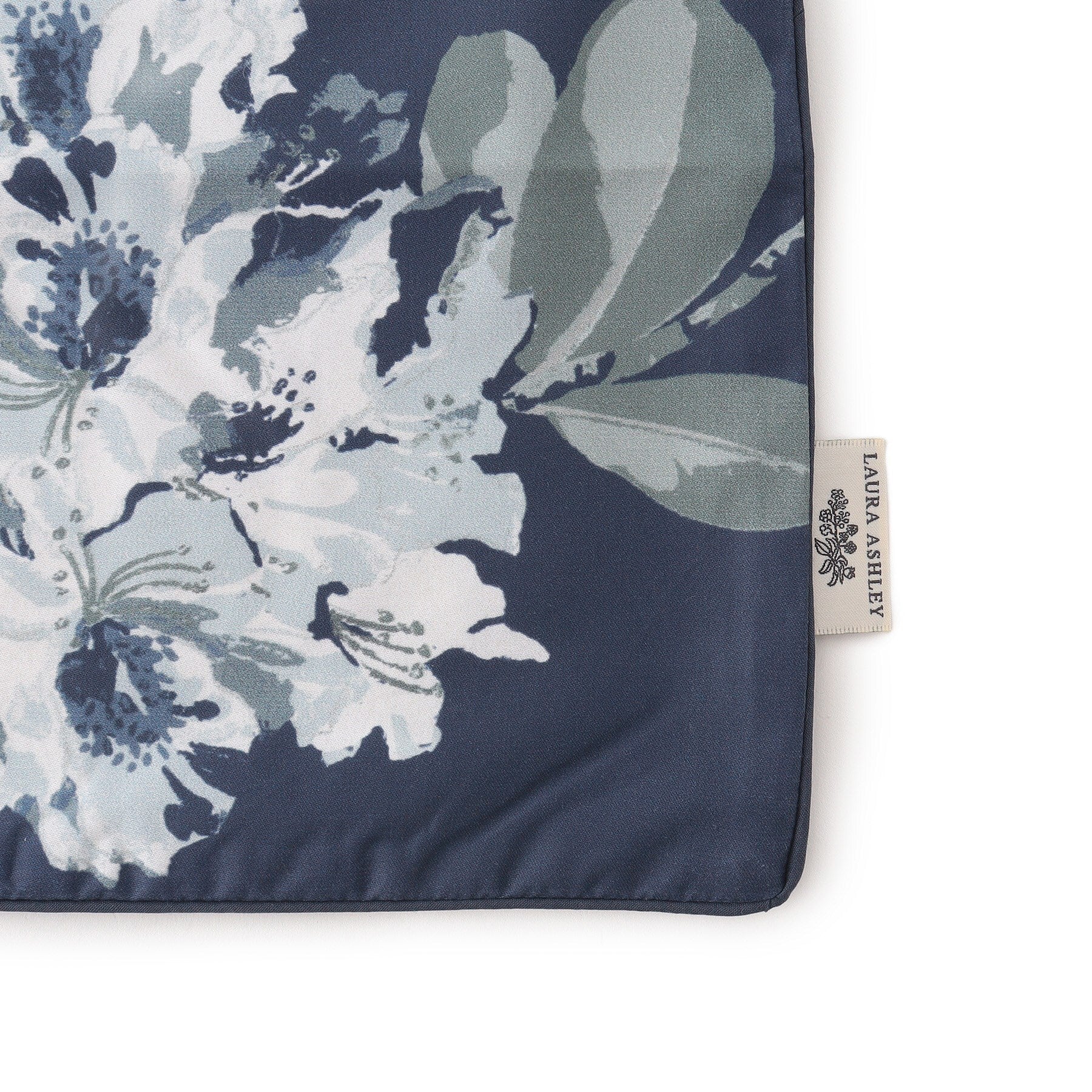 ローラ アシュレイ LAURA ASHLEY アデリーン柄 枕カバー （ネイビー(193)） ネイビー(193)