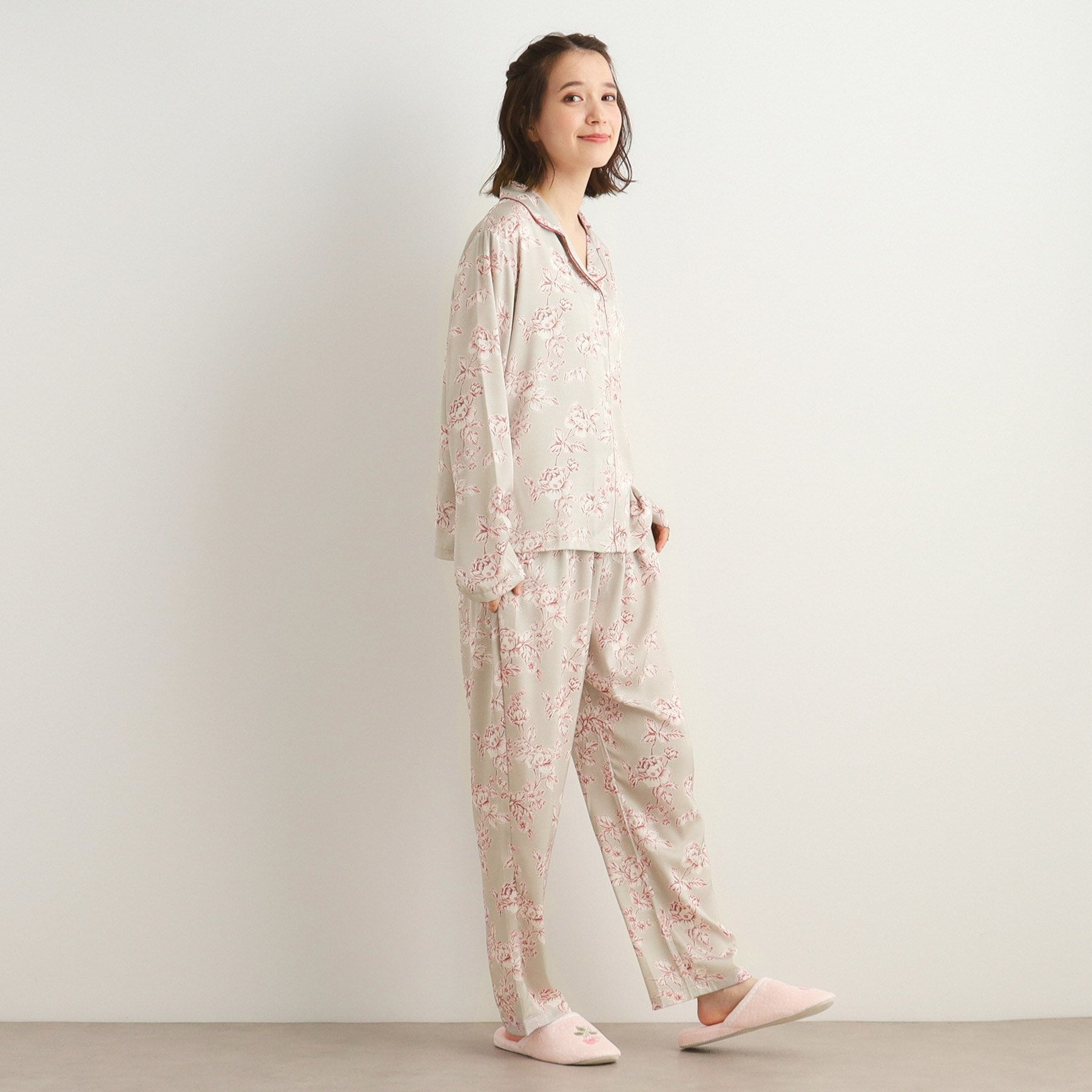 ローラ アシュレイ LAURA ASHLEY 【収納袋付き/サテン】ポリントン ローゼズ柄 携帯パジャマ