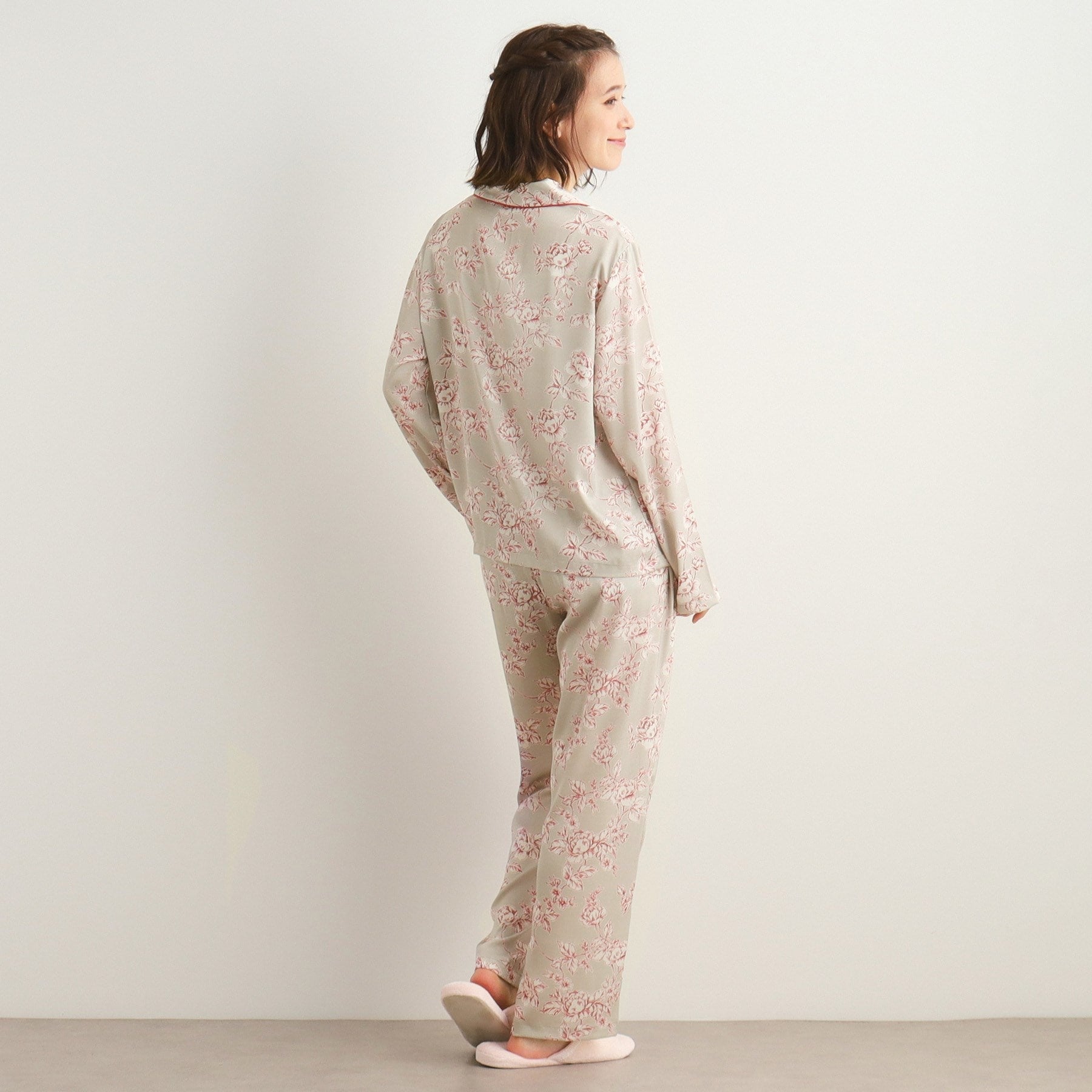 ローラ アシュレイ LAURA ASHLEY 【収納袋付き/サテン】ポリントン ローゼズ柄 携帯パジャマ