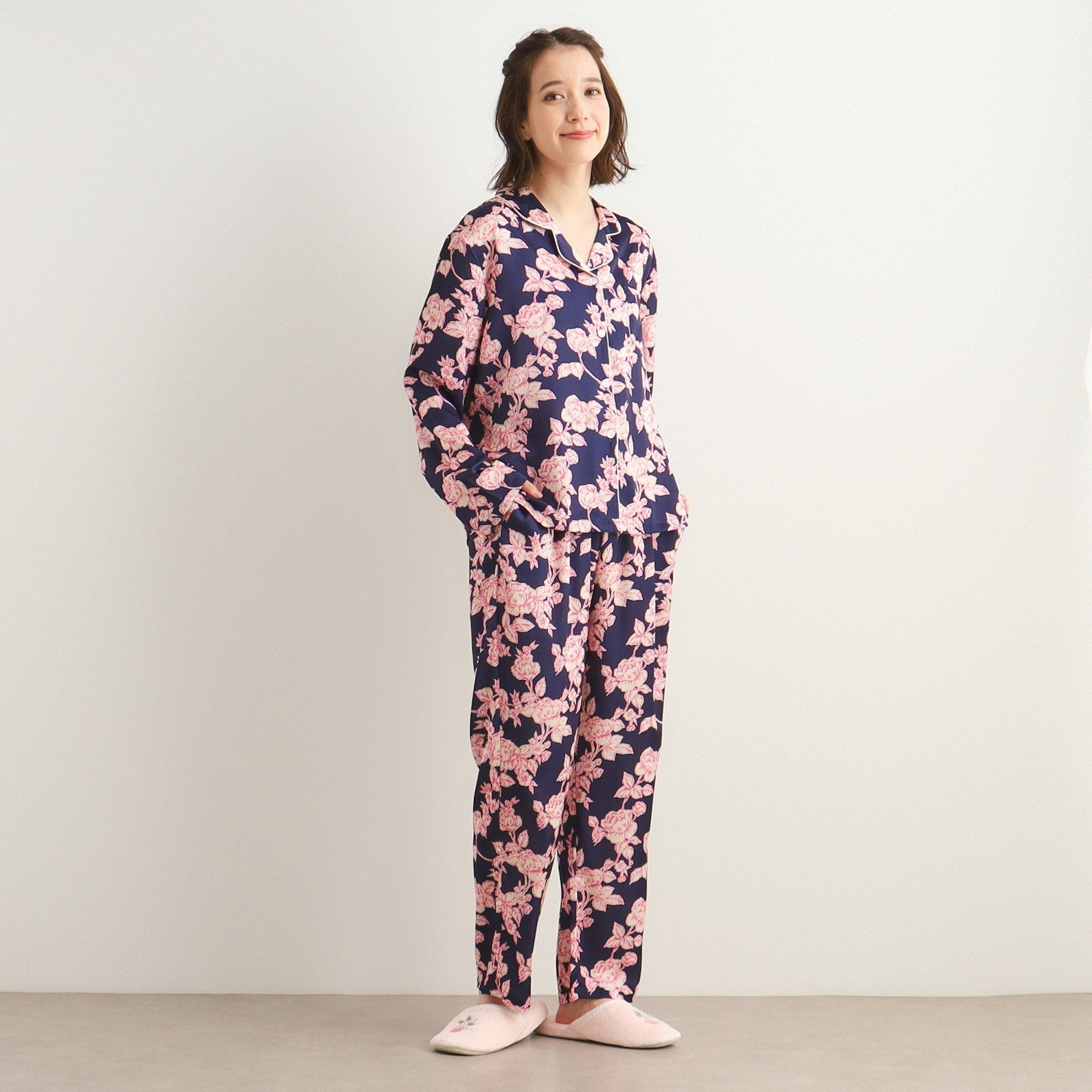 ローラ アシュレイ LAURA ASHLEY 【収納袋付き/サテン】ポリントン ローゼズ柄 携帯パジャマ